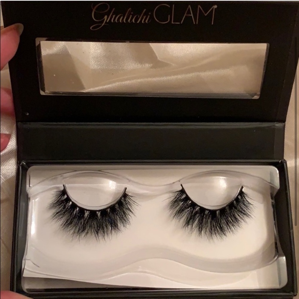 BNIB LILLY LASHES STYLE MYKONOS MINK LASHES 3D